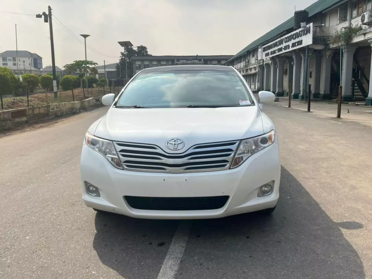 Toyota Venza   - 2011