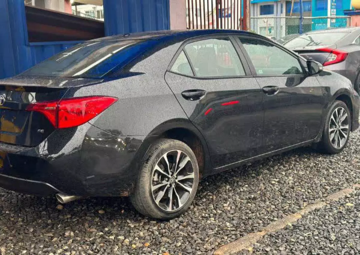 Toyota Corolla   - 2018