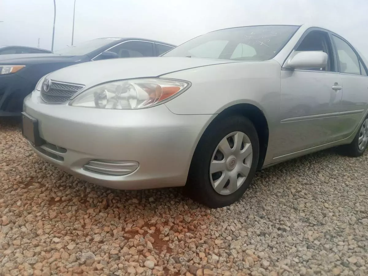 Toyota Camry   - 2002