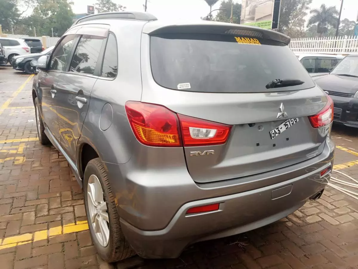 Mitsubishi RVR - 2010