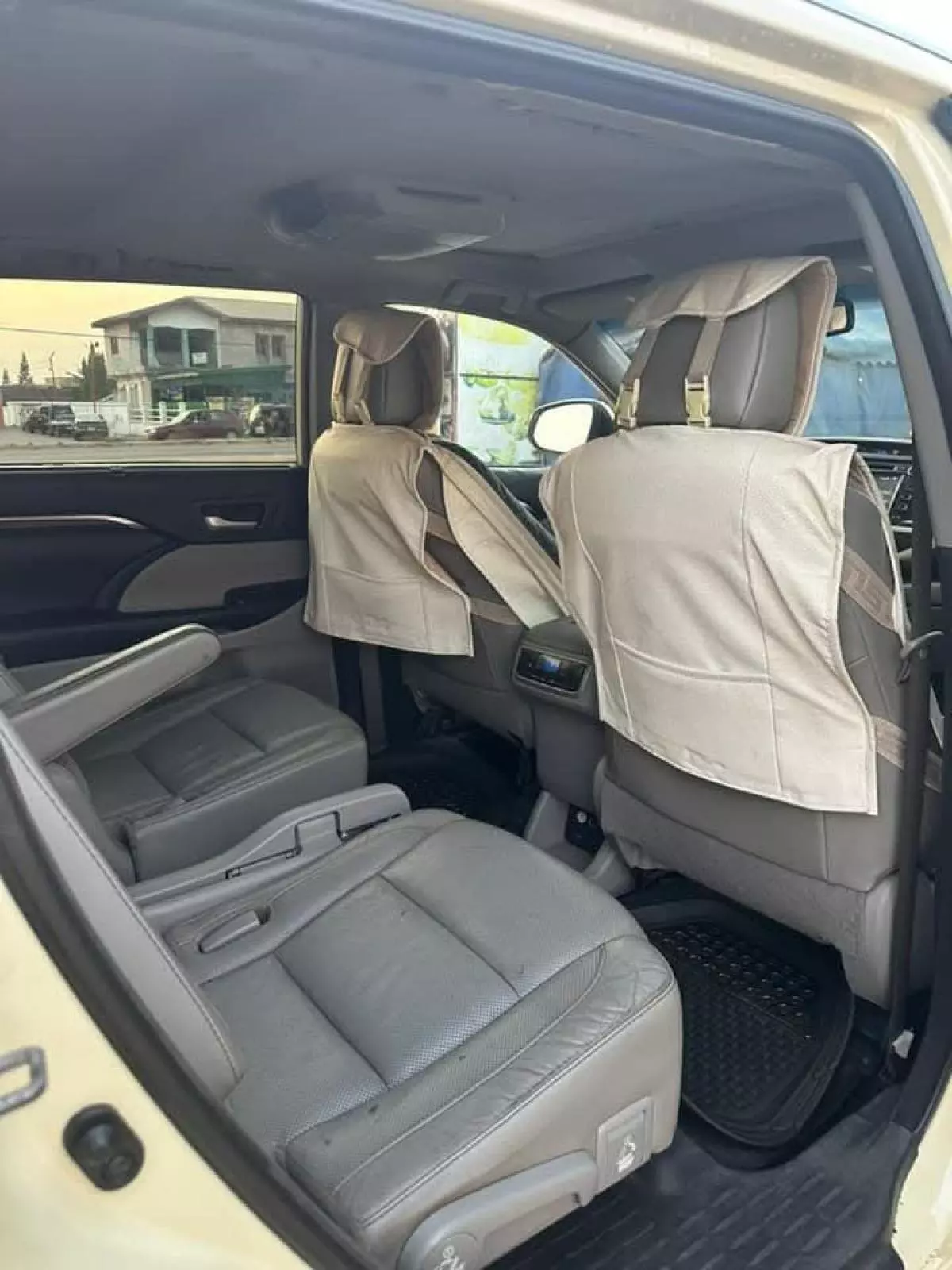 Toyota Highlander   - 2019