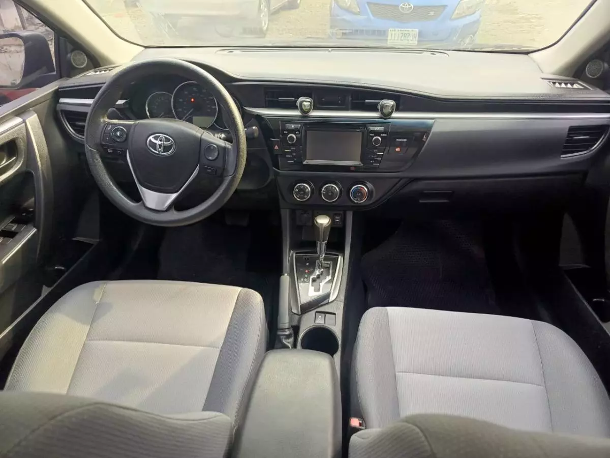 Toyota Corolla   - 2016