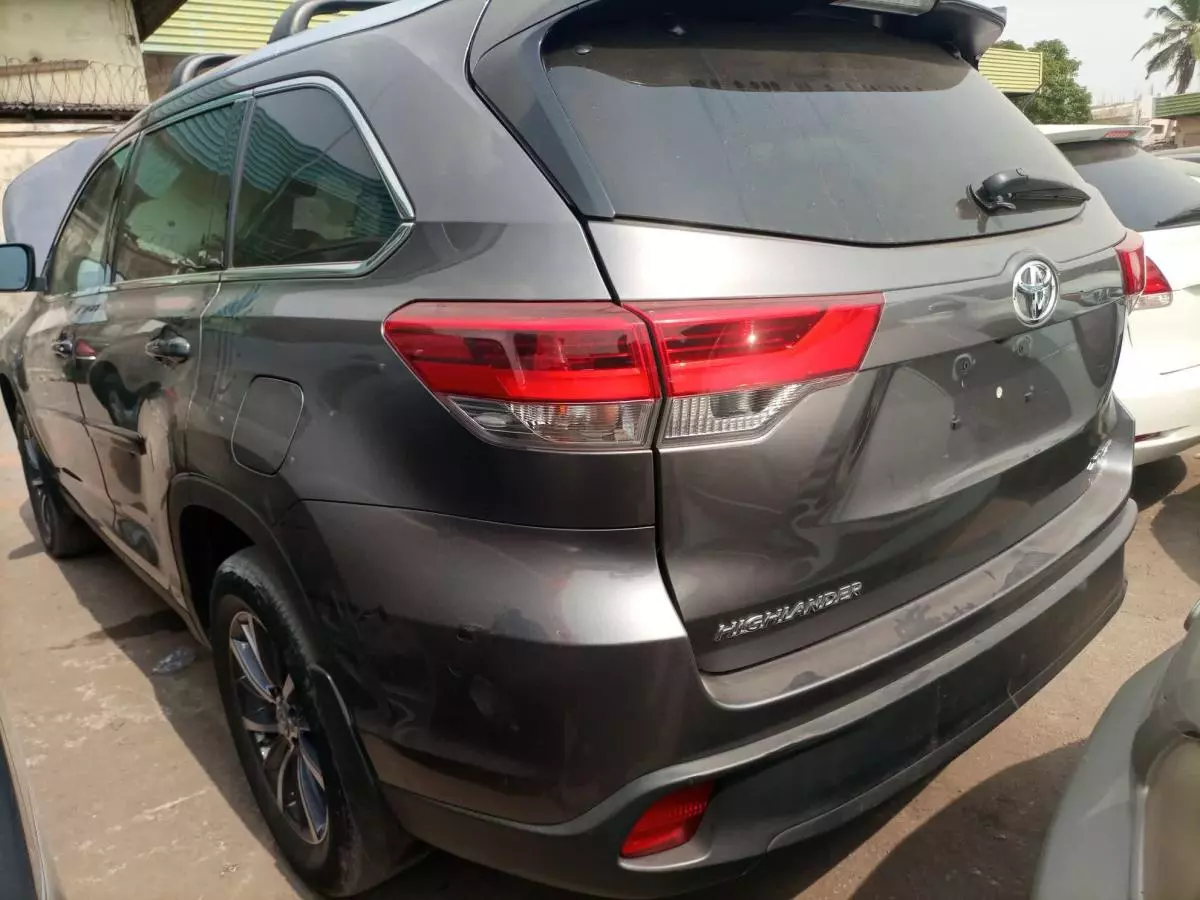 Toyota Highlander - 2019