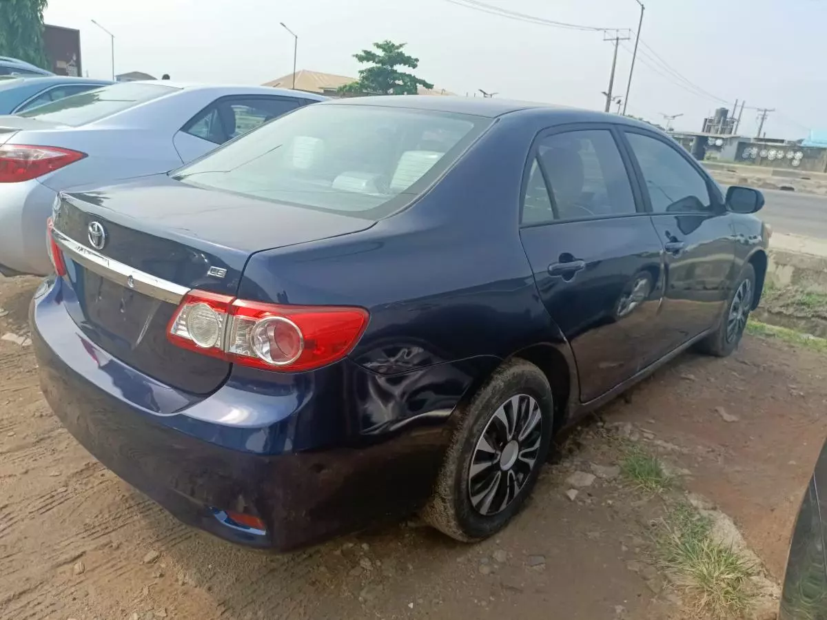 Toyota Corolla   - 2011