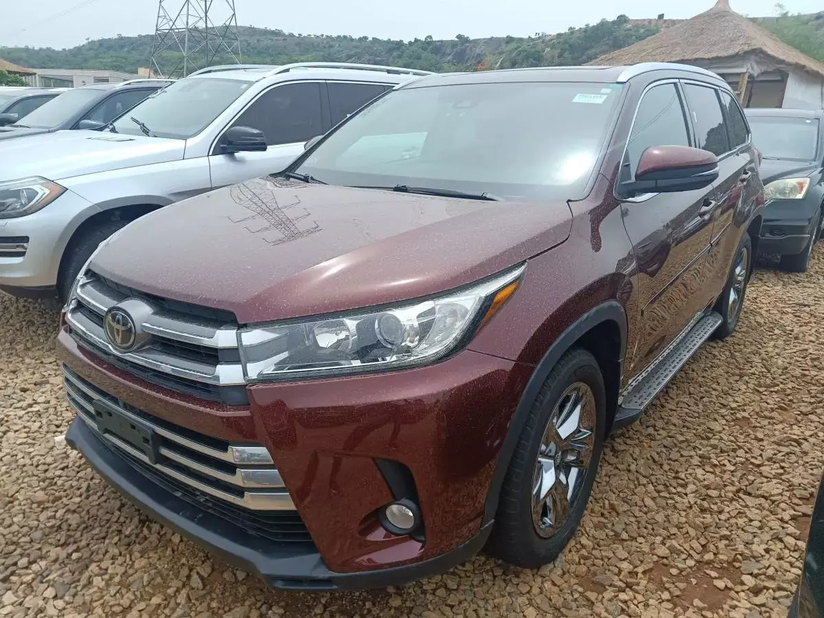 Toyota Highlander   - 2017