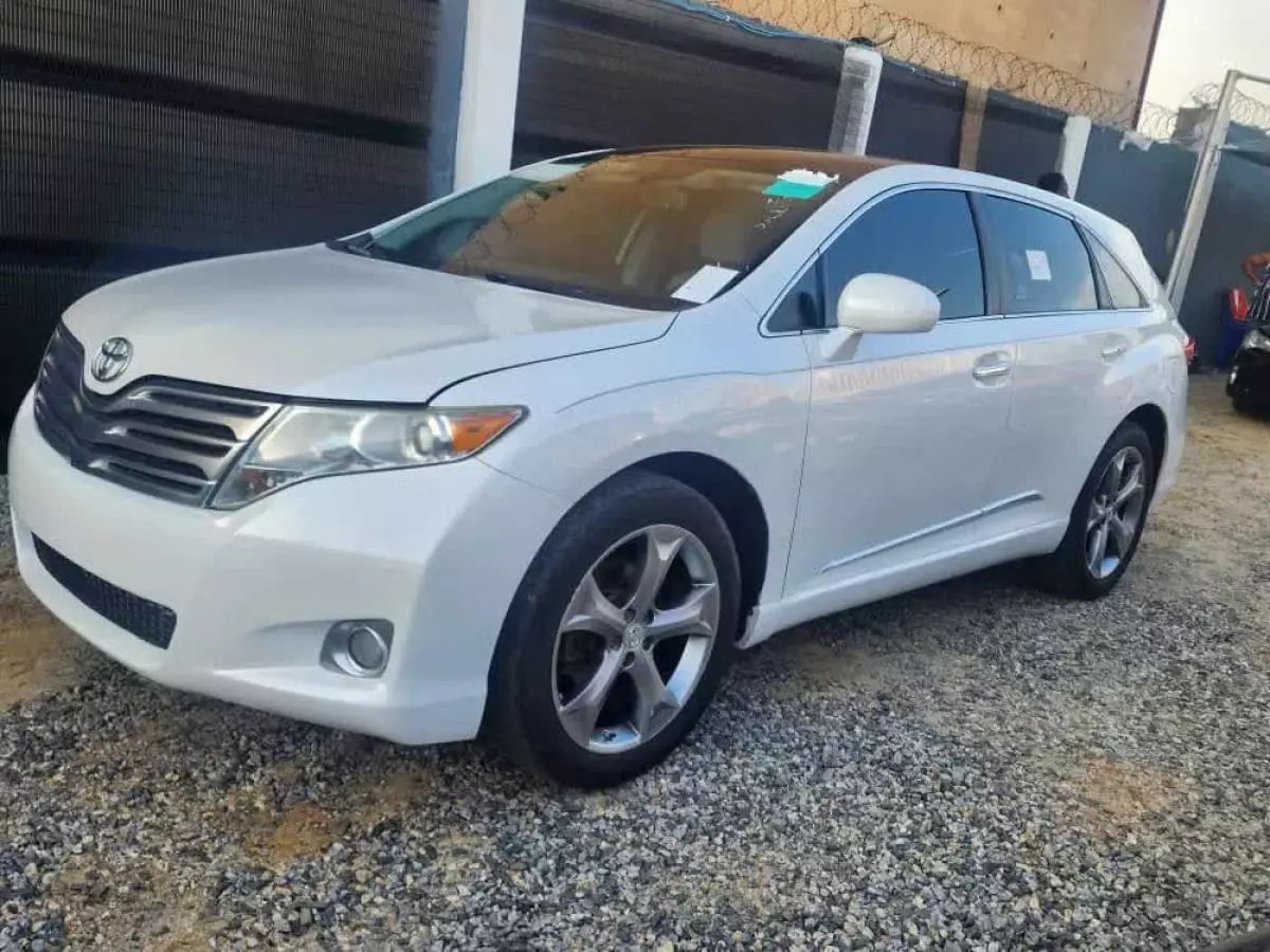 Toyota Venza   - 2012