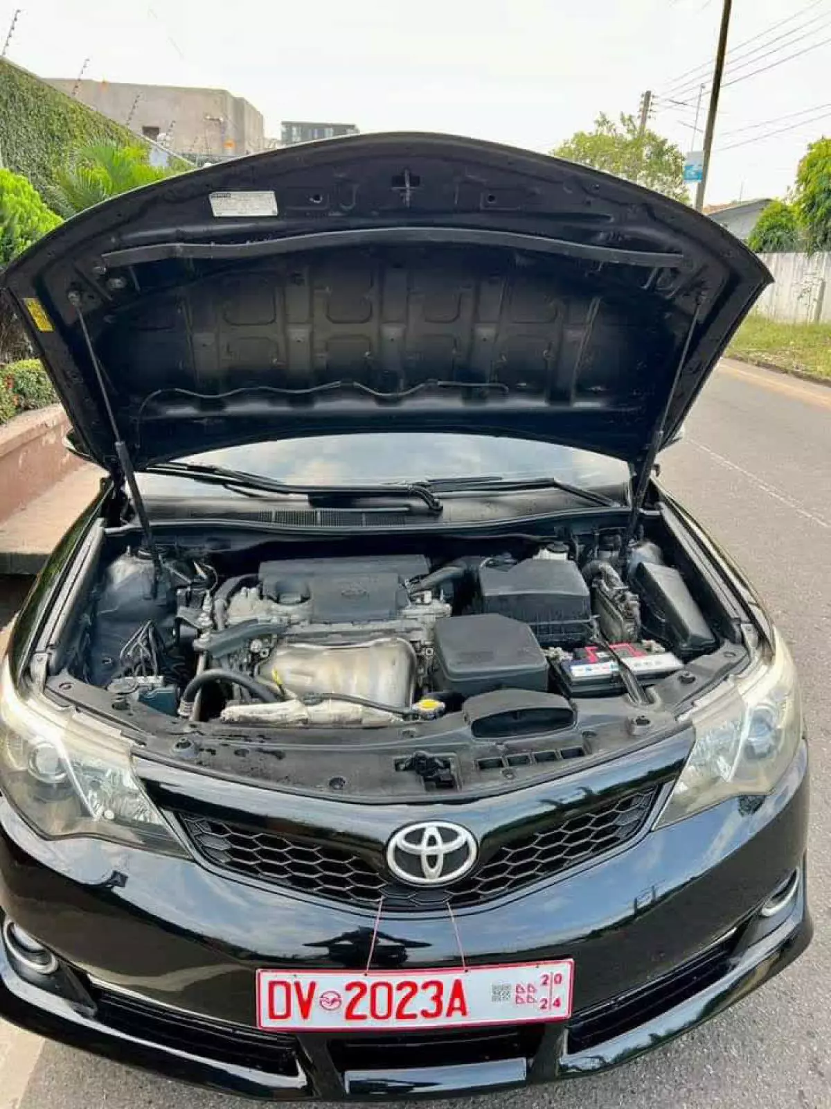 Toyota Camry   - 2014