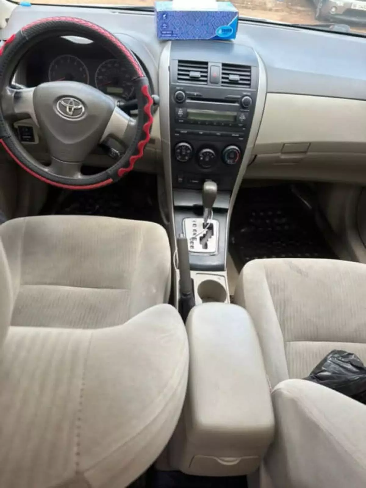 Toyota Corolla   - 2010