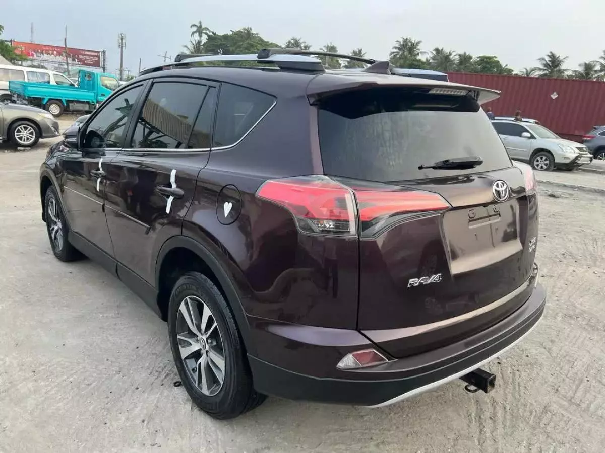 Toyota RAV 4   - 2016