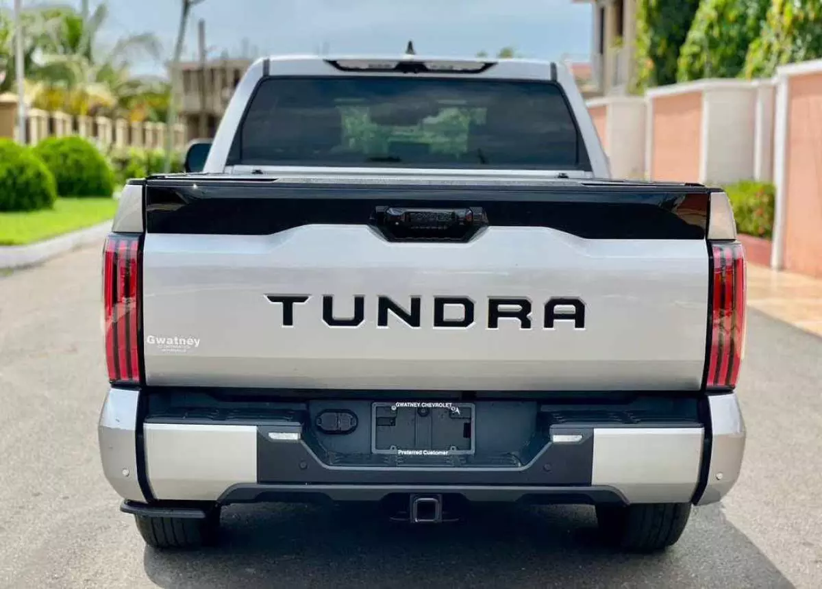 Toyota Tundra   - 2022