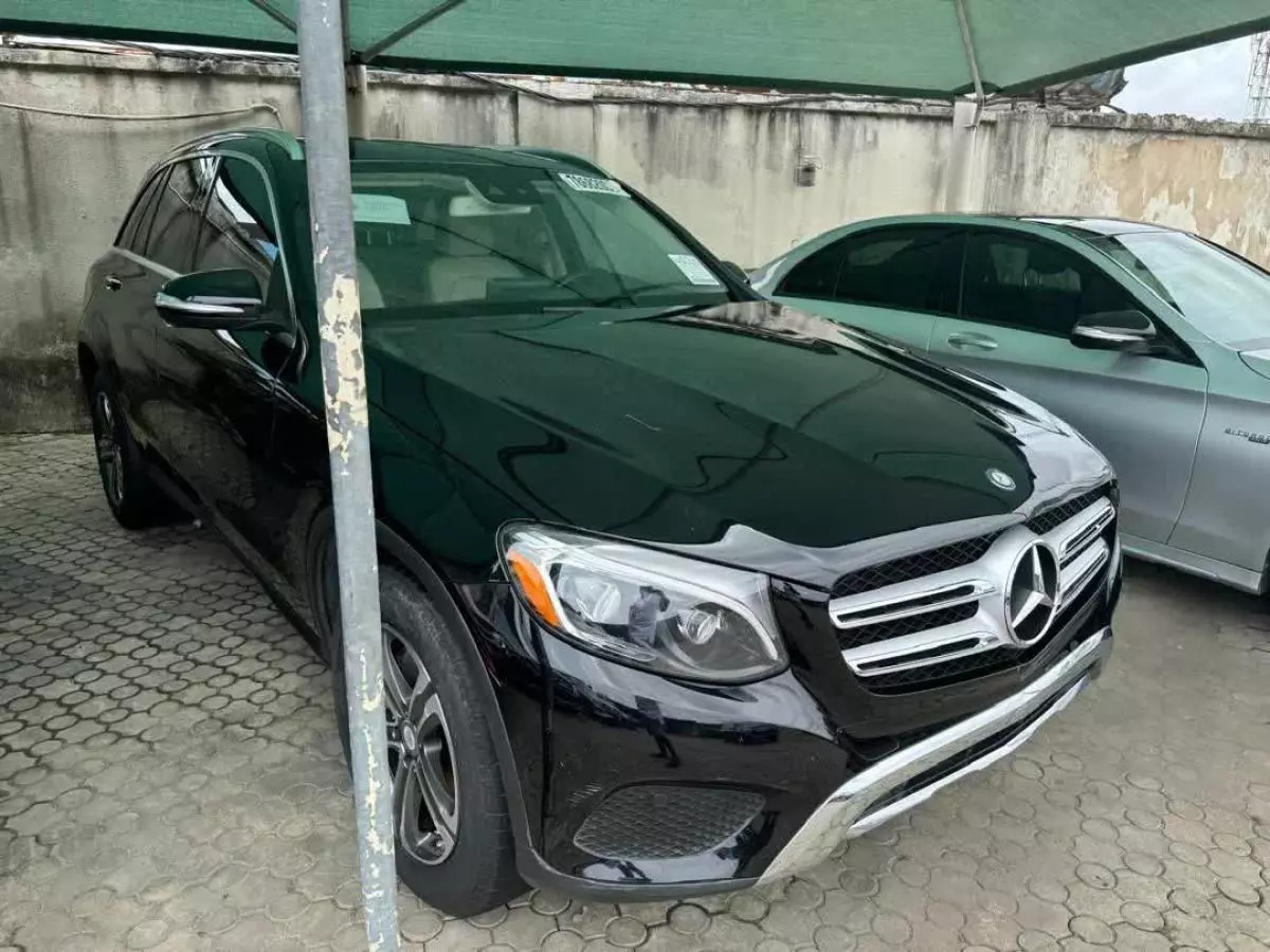 Mercedes-Benz GLC 300   - 2016