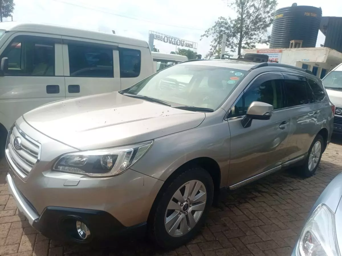 Subaru Outback   - 2015