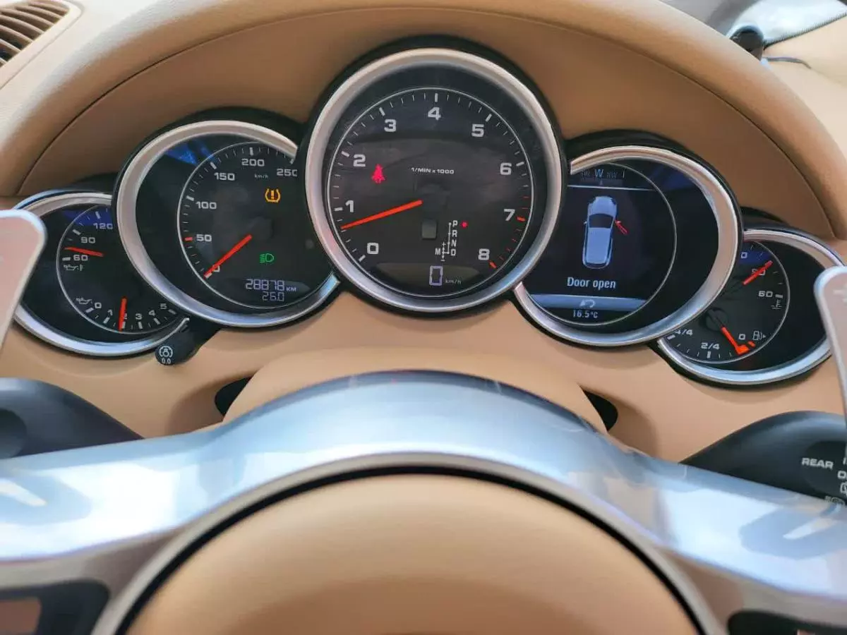 Porsche Cayenne - 2015