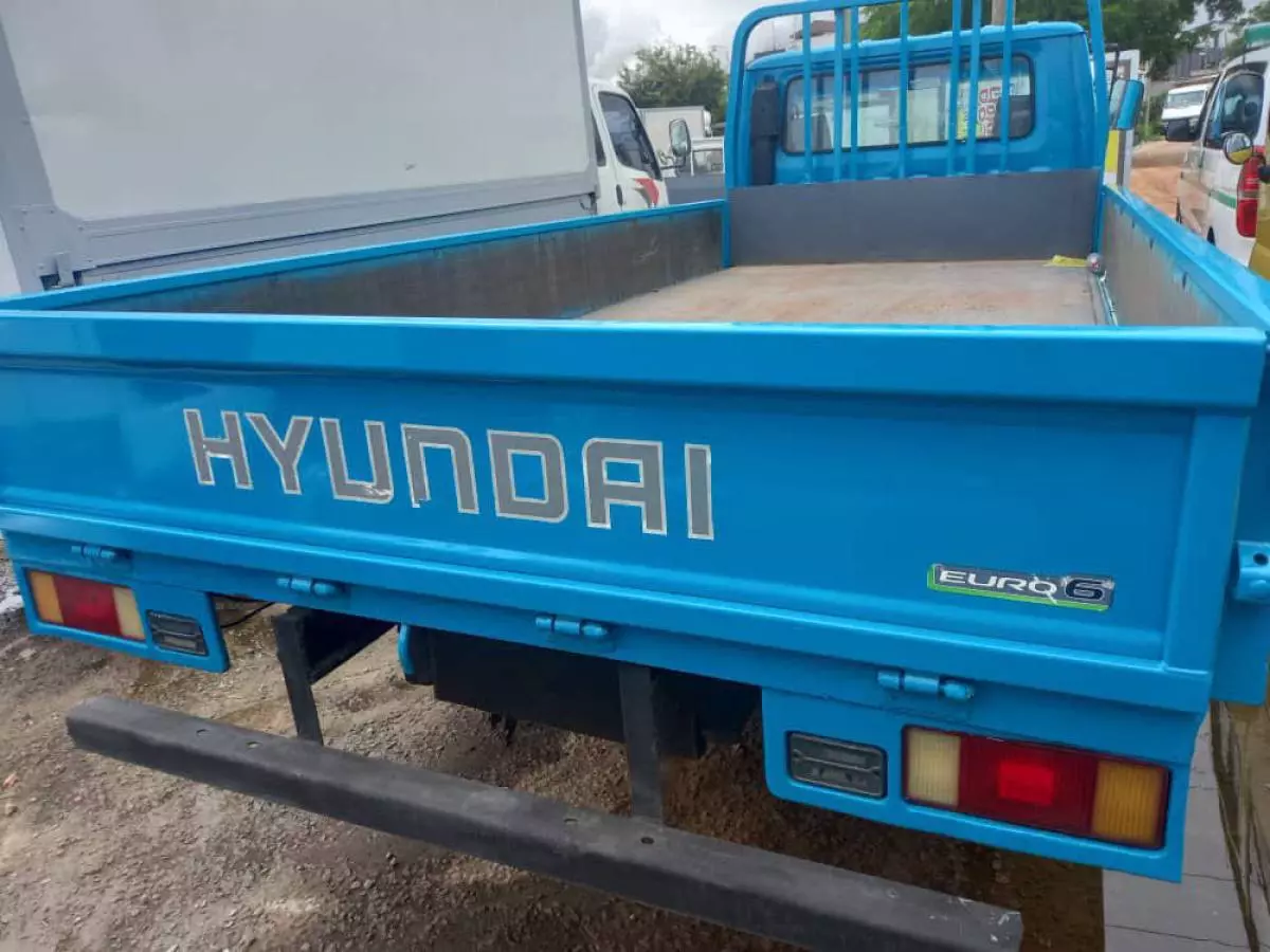 Hyundai Mighty   - 2004