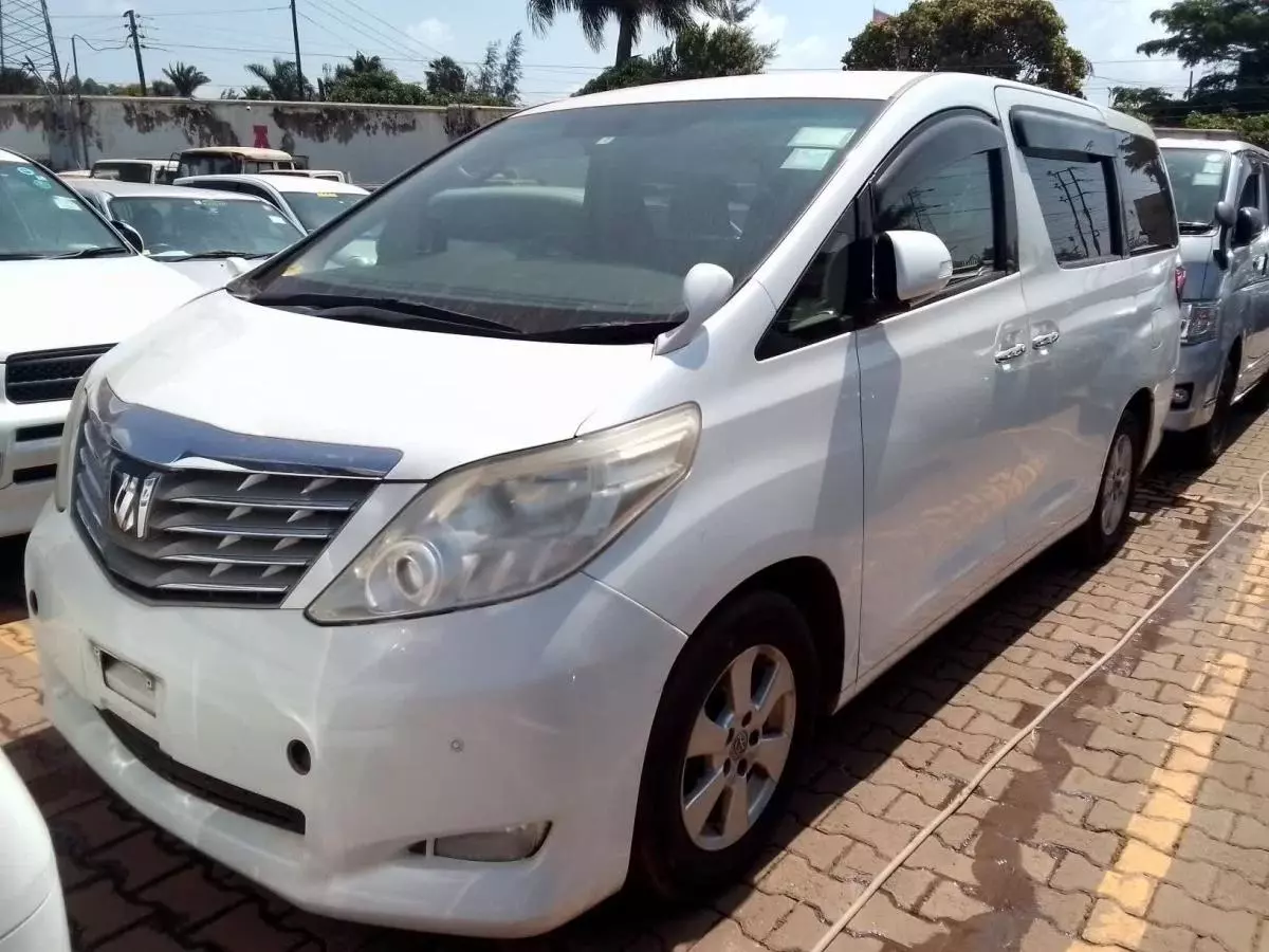 Toyota Alphard   - 2010