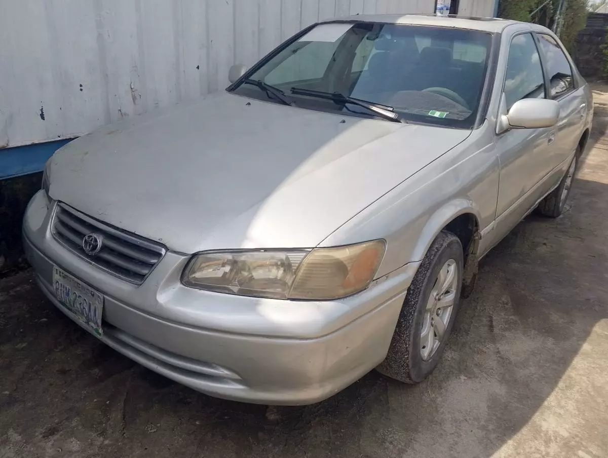 Toyota Camry   - 2000