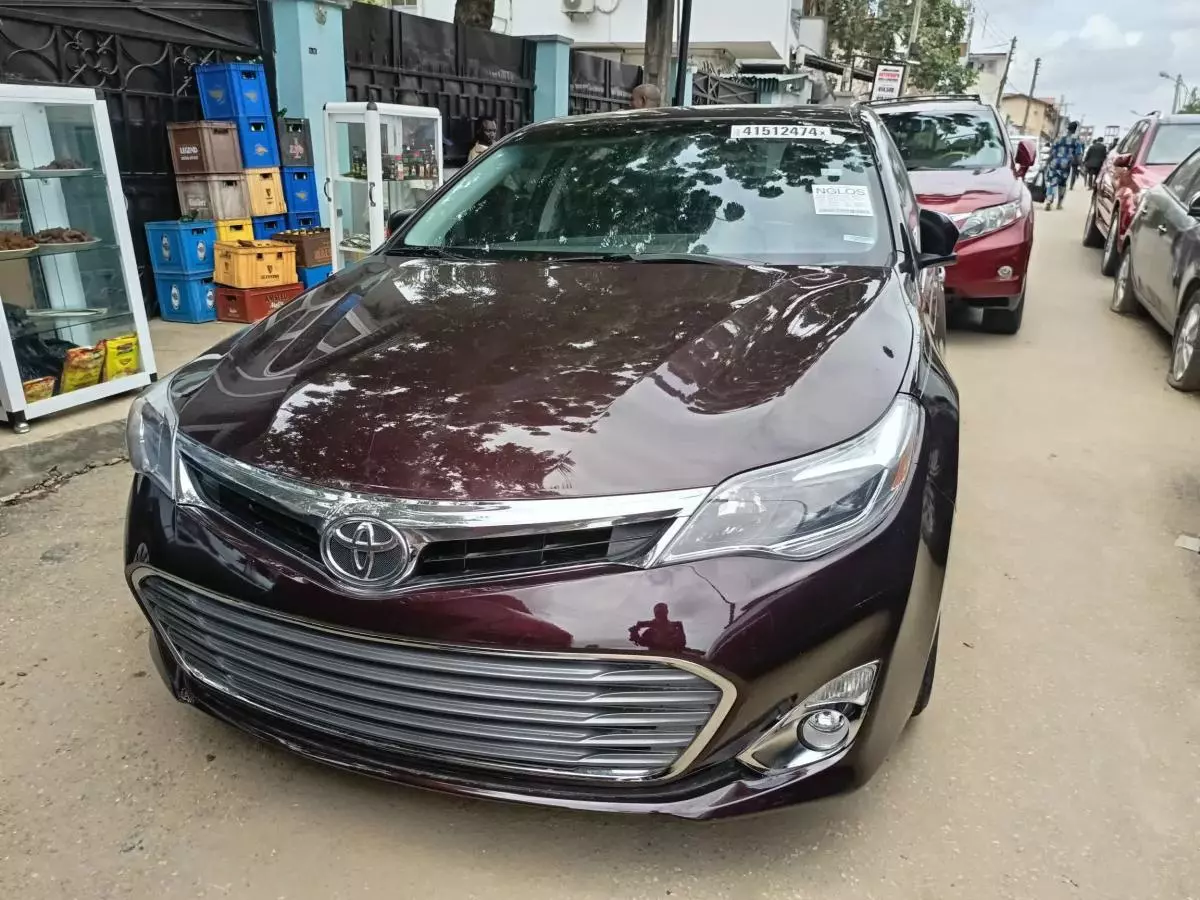 Toyota Avalon   - 2013