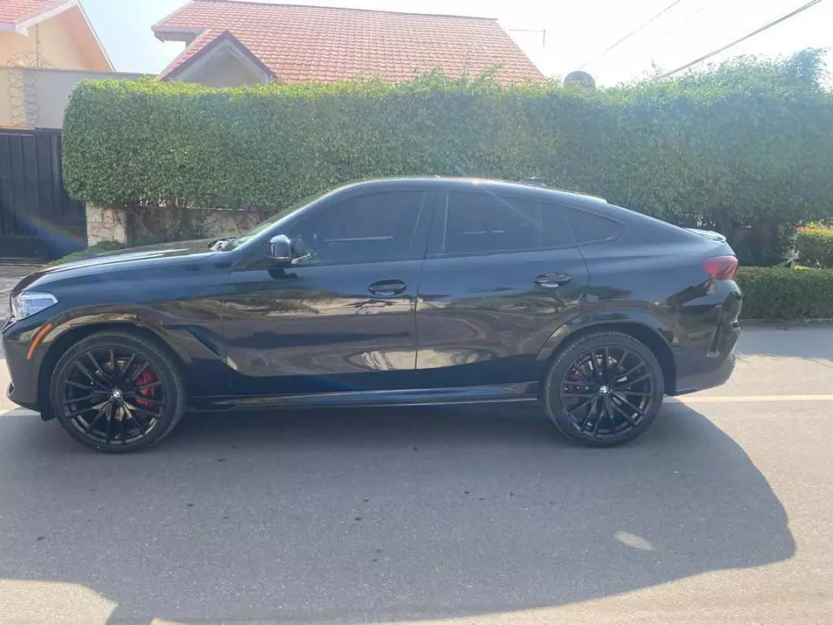 BMW X6   - 2021