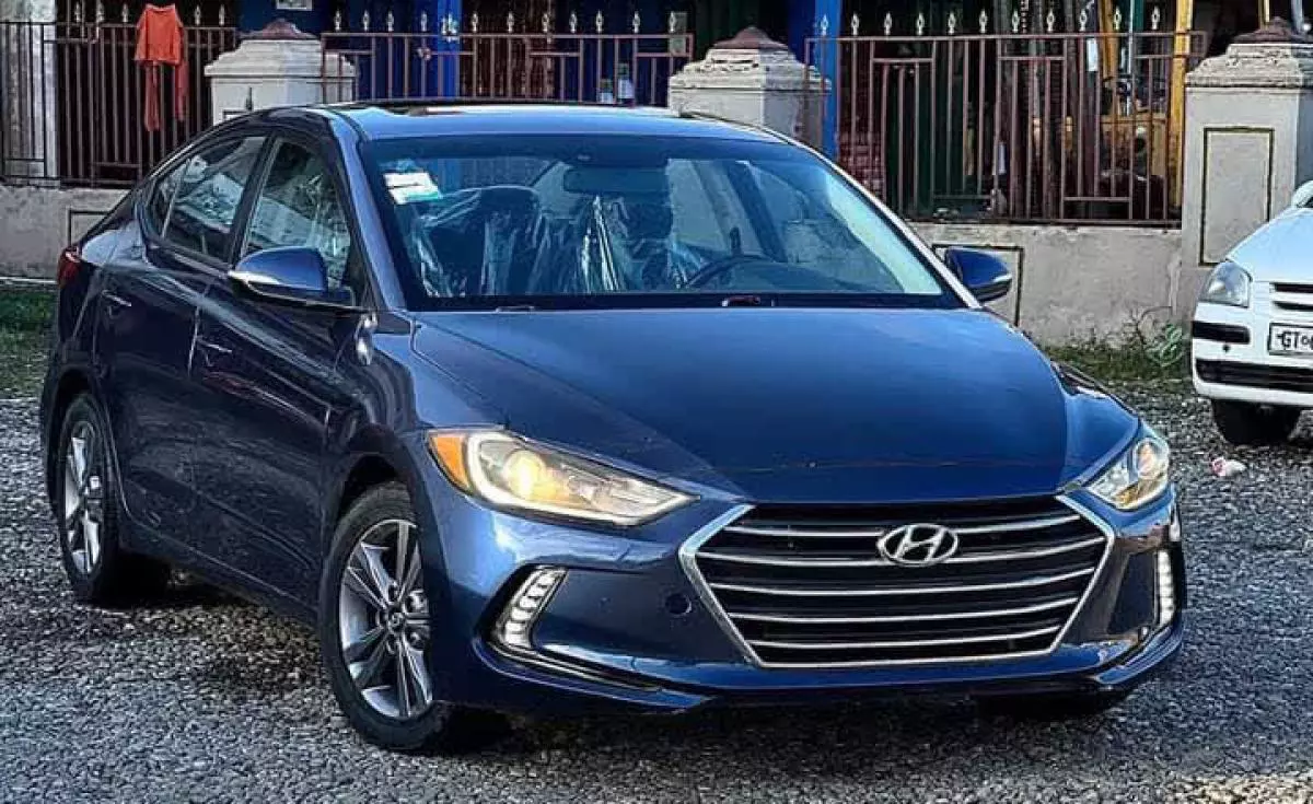 Hyundai Elantra   - 2018