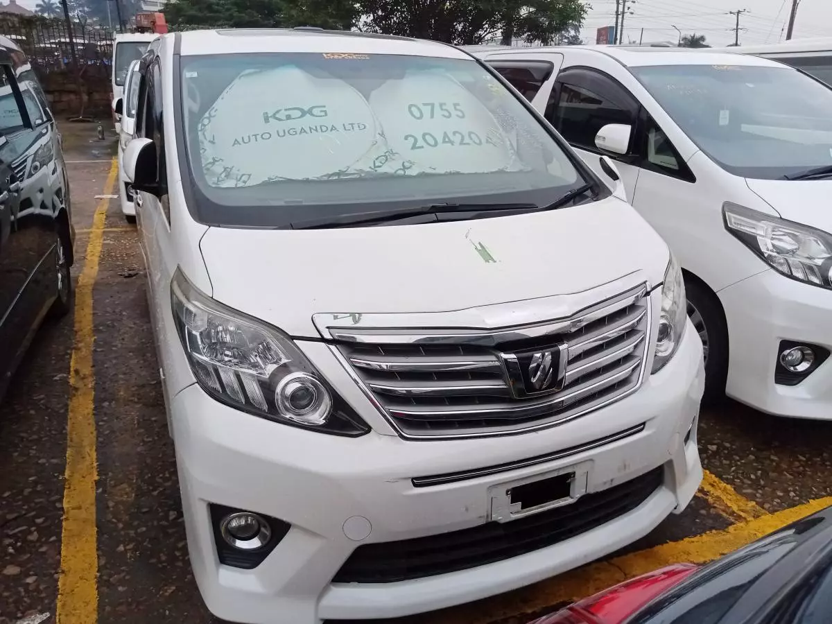 Toyota Alphard   - 2011