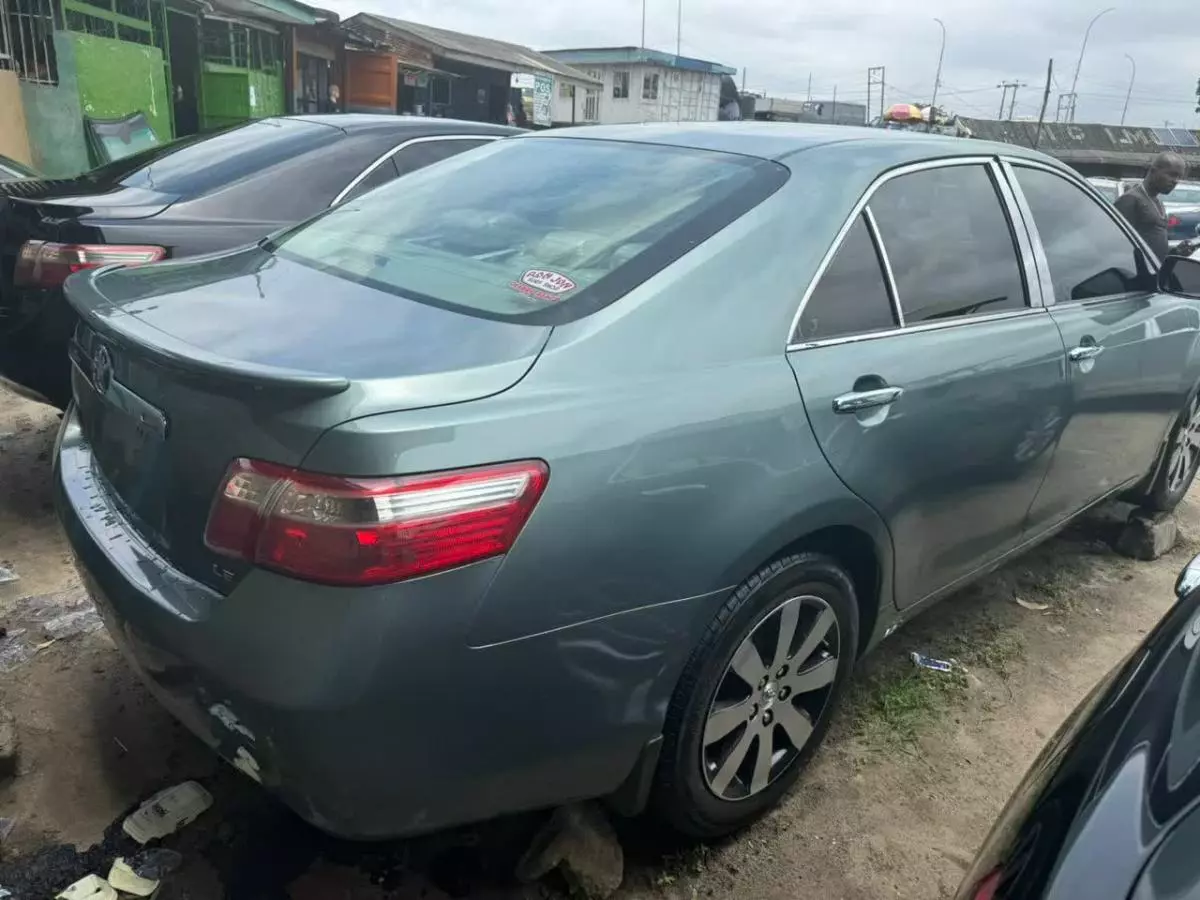 Toyota Camry   - 2007