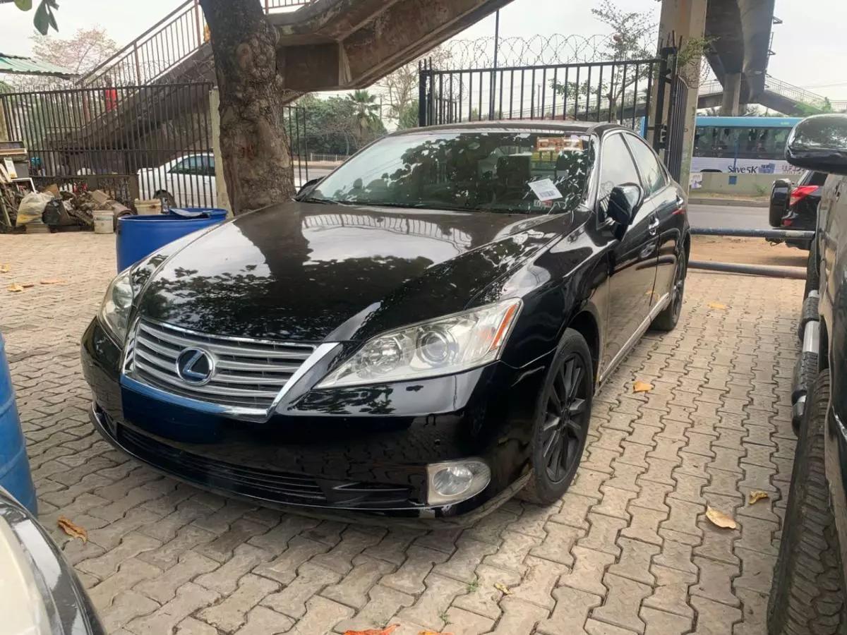 Lexus ES 350   - 2011