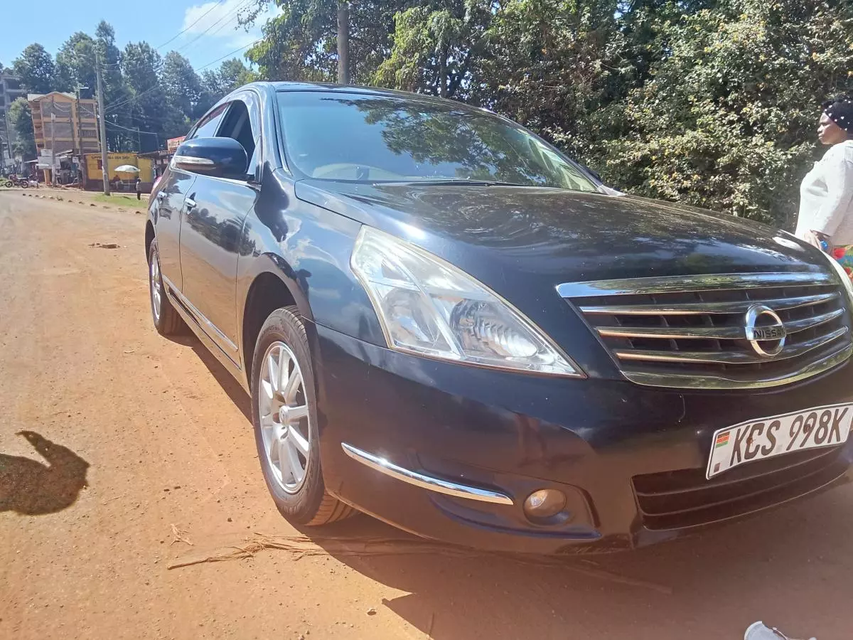 Nissan Teana   - 2011