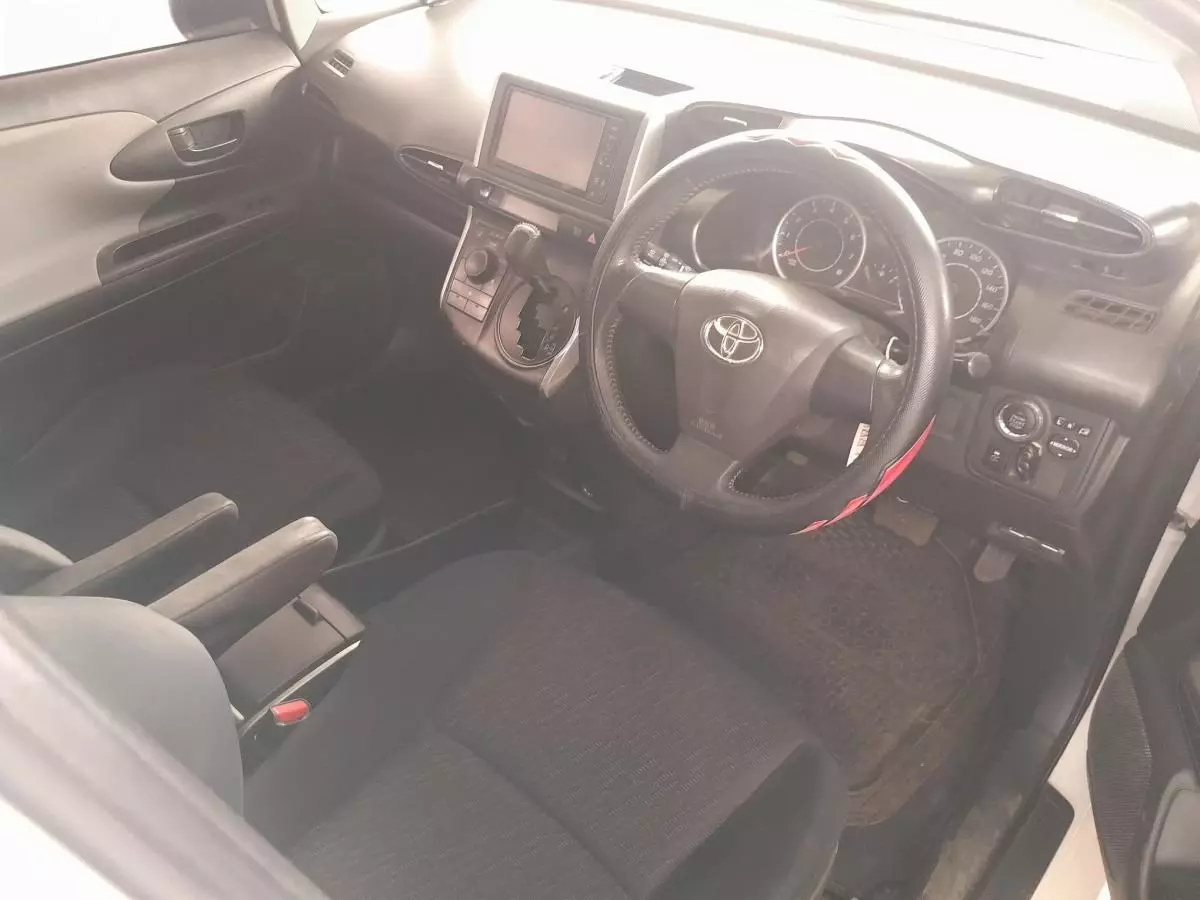 Toyota Wish   - 2012