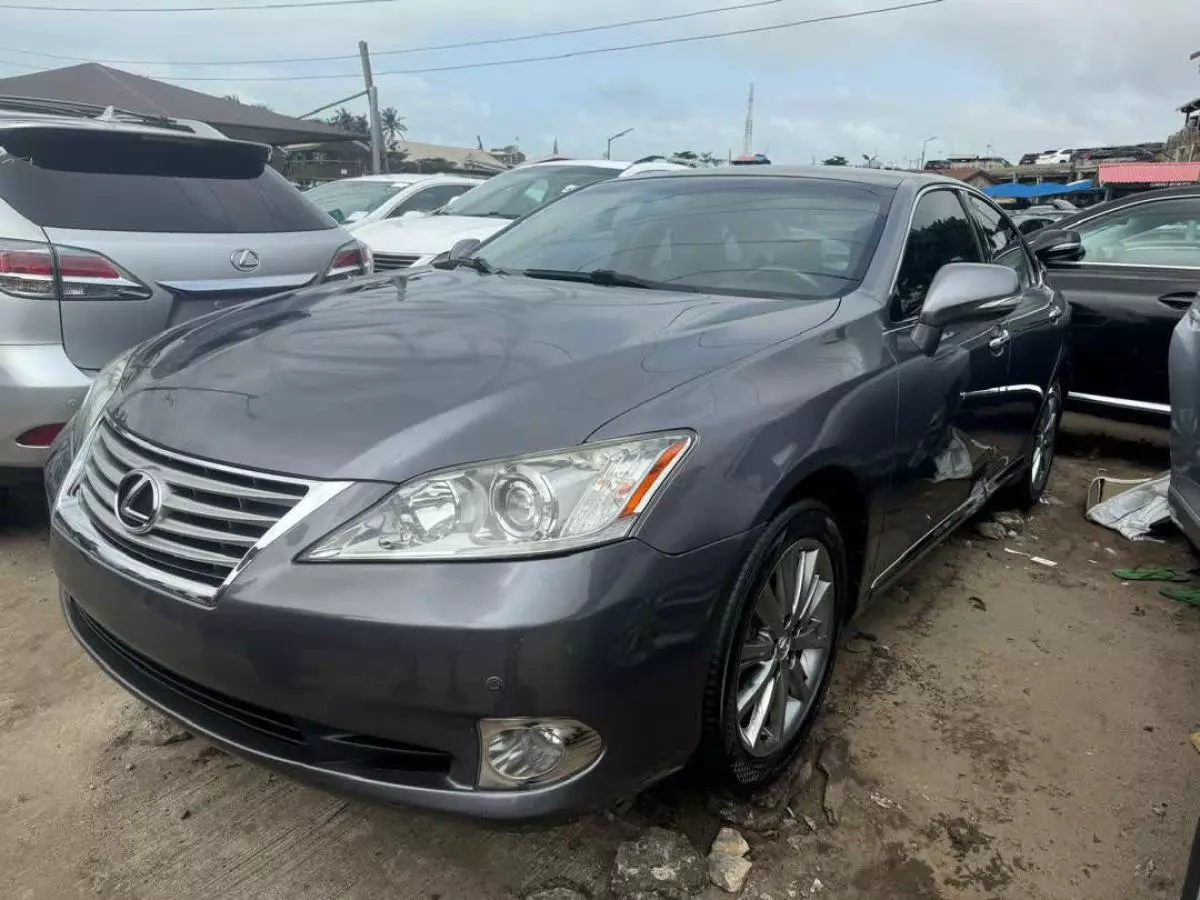 Lexus ES 350   - 2012