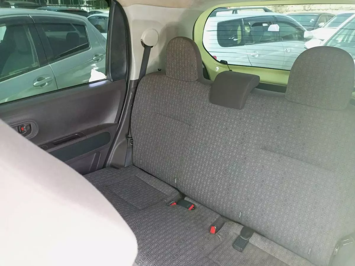 Toyota Porte - 2014
