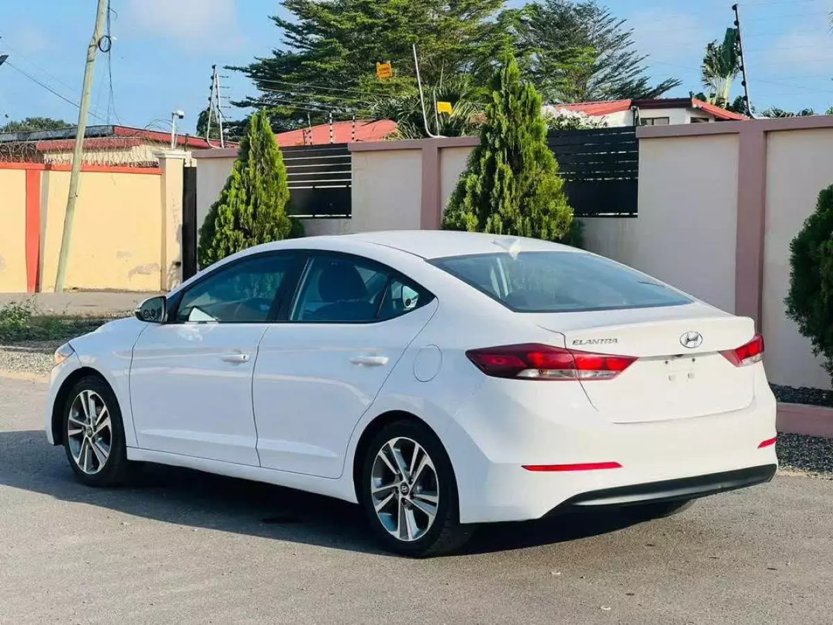 Hyundai Elantra   - 2017