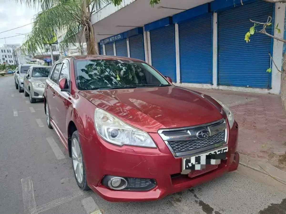 Subaru Legacy   - 2012