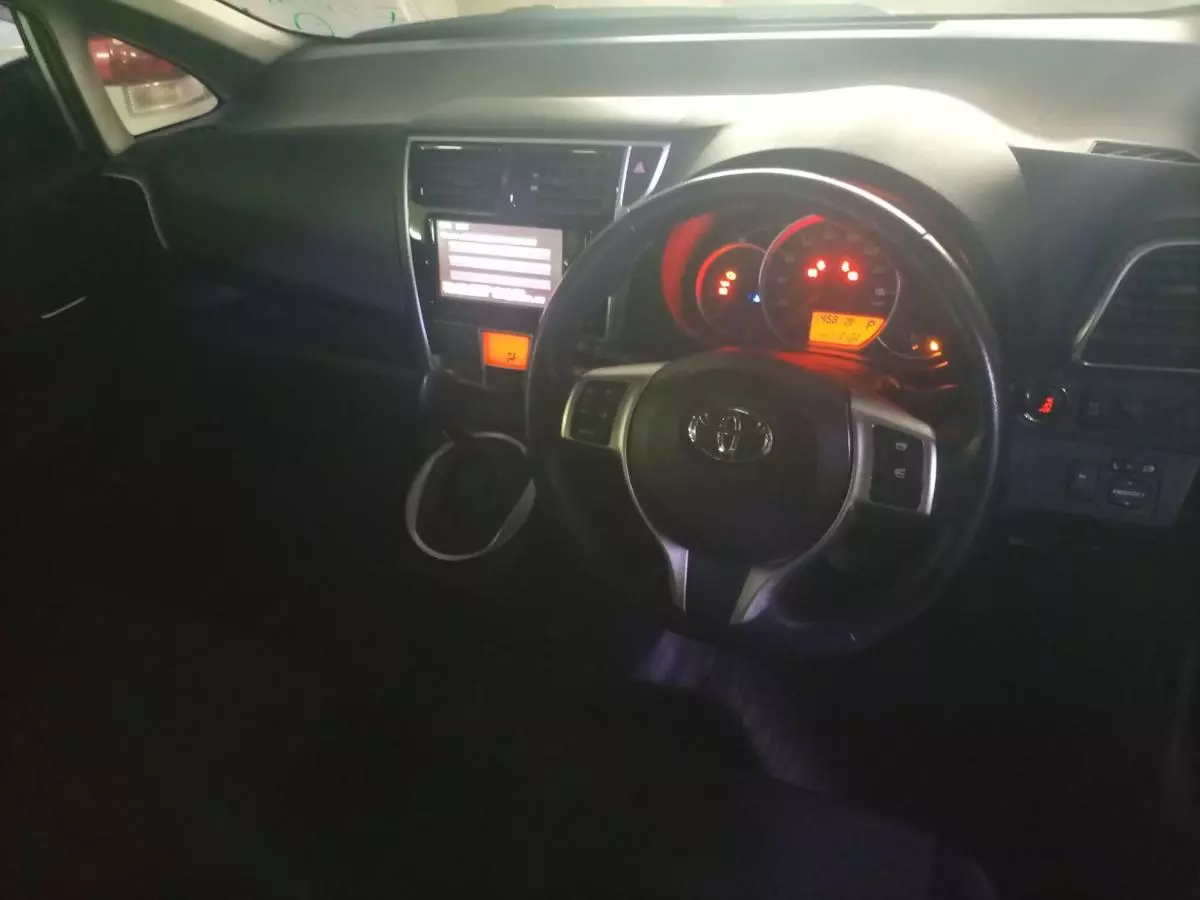 Toyota Ractis - 2016