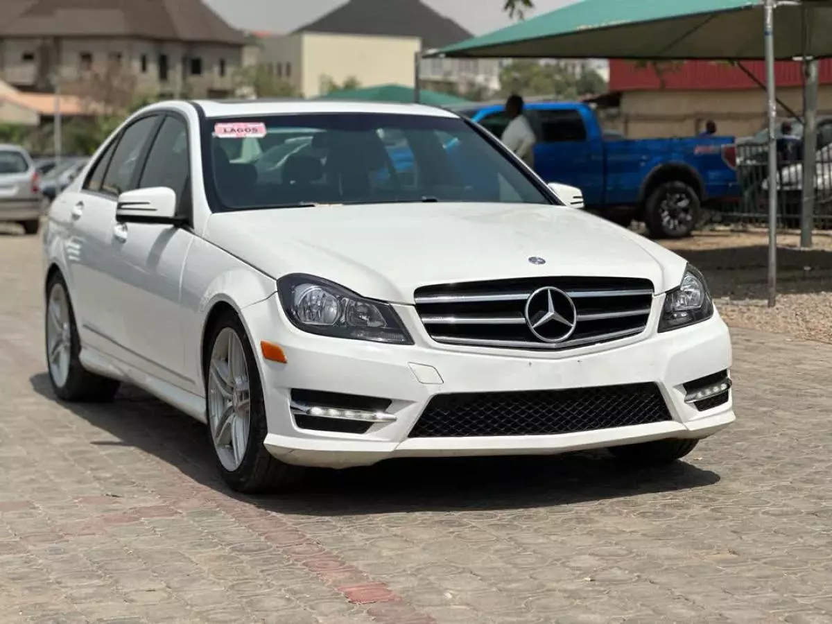 Mercedes-Benz C 300   - 2013