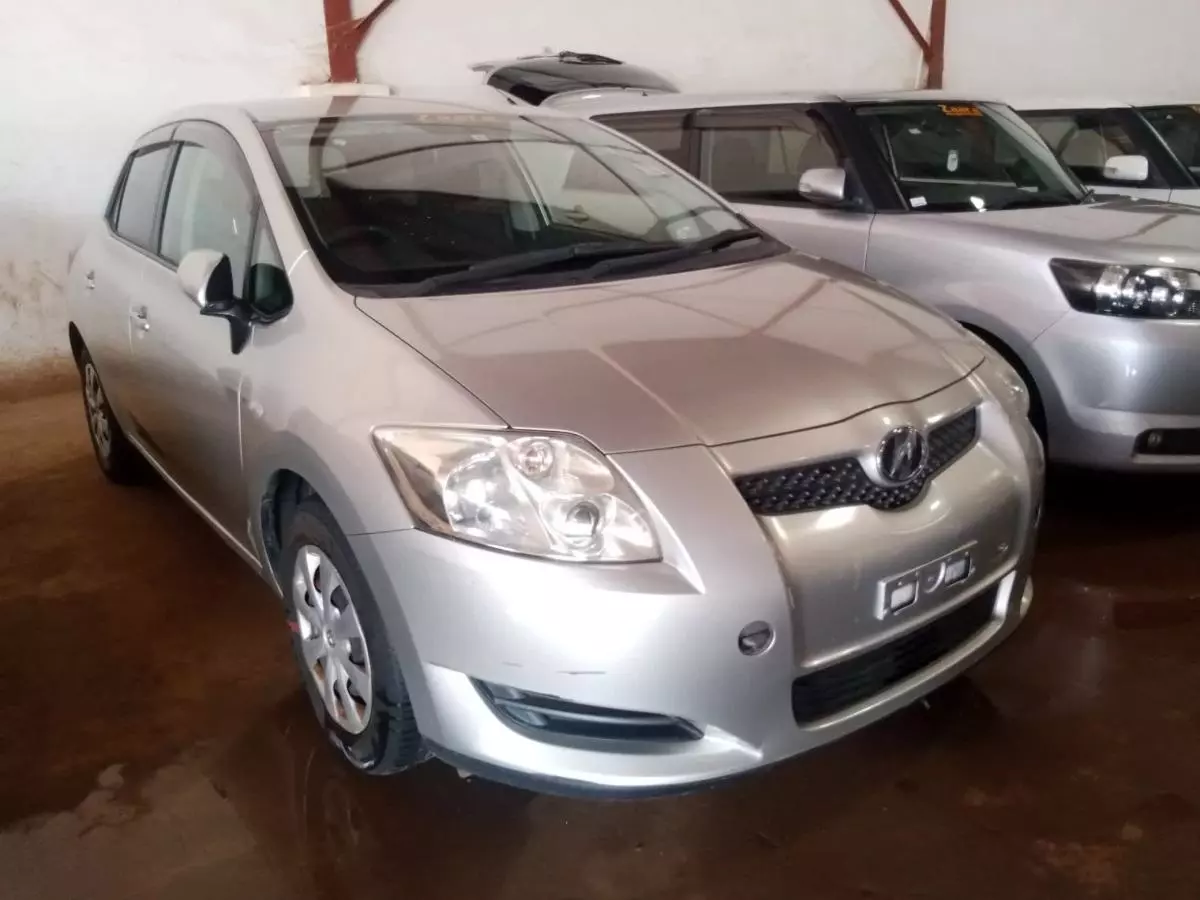 Toyota Auris   - 2010