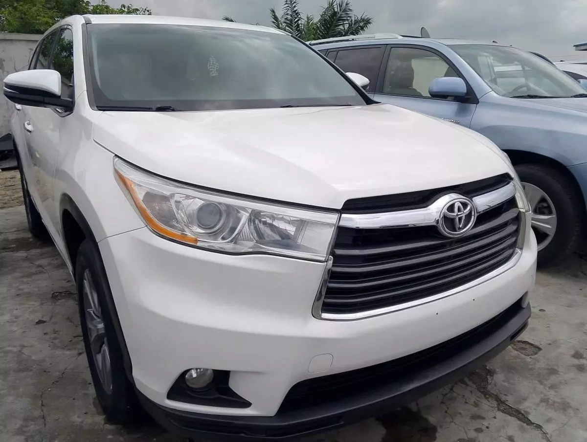 Toyota Highlander   - 2014