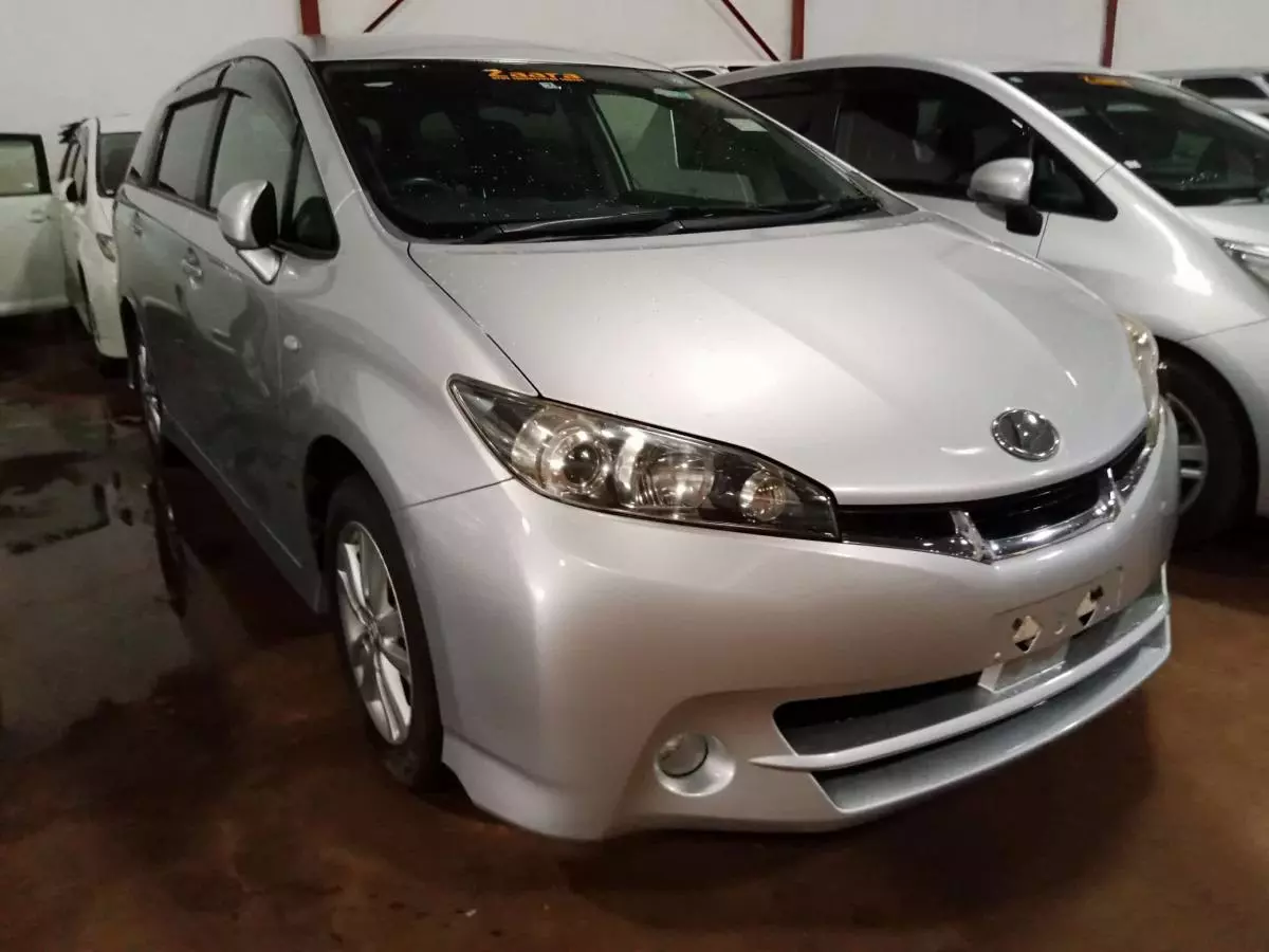 Toyota Wish   - 2010