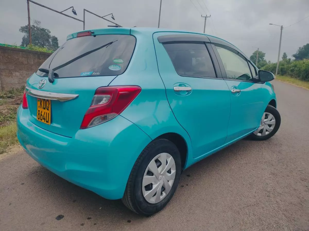 Toyota Vitz   - 2016