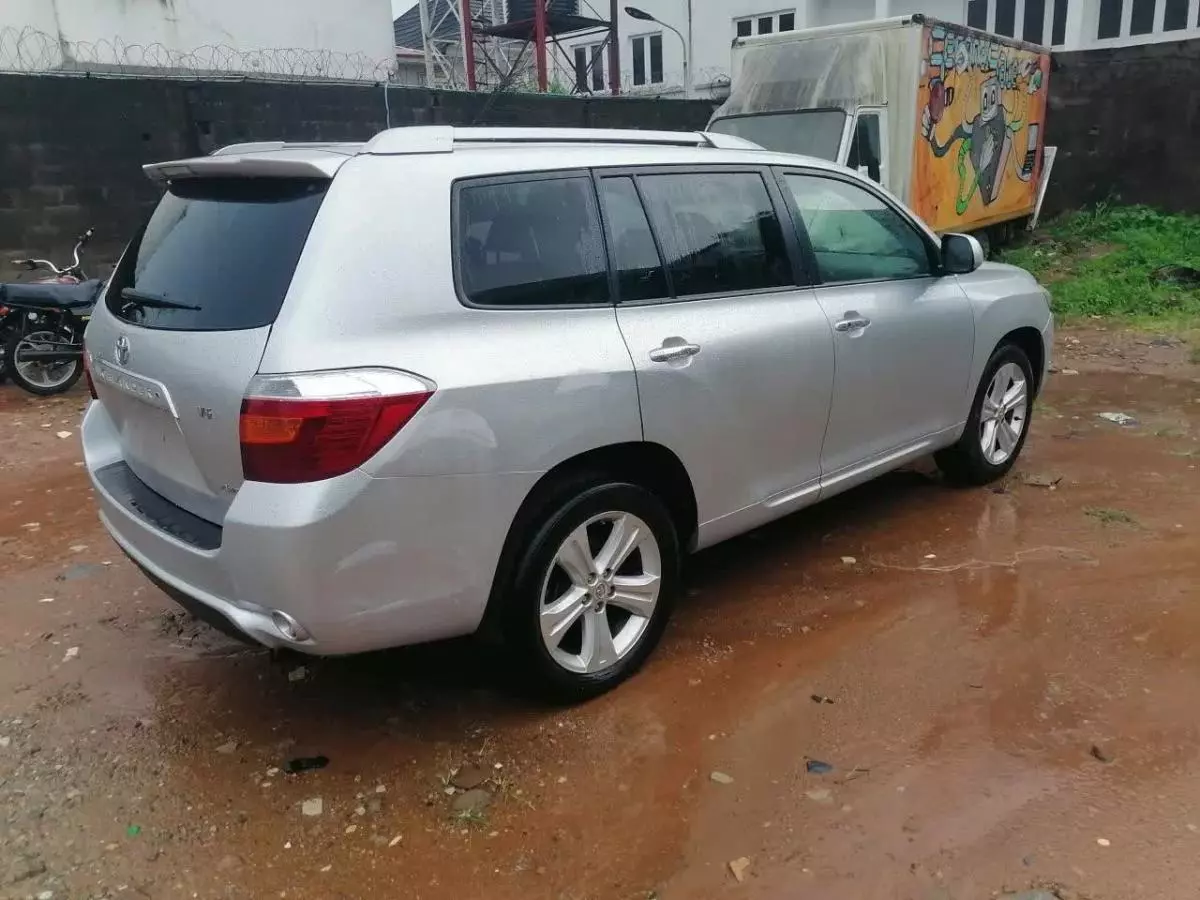 Toyota Highlander   - 2008