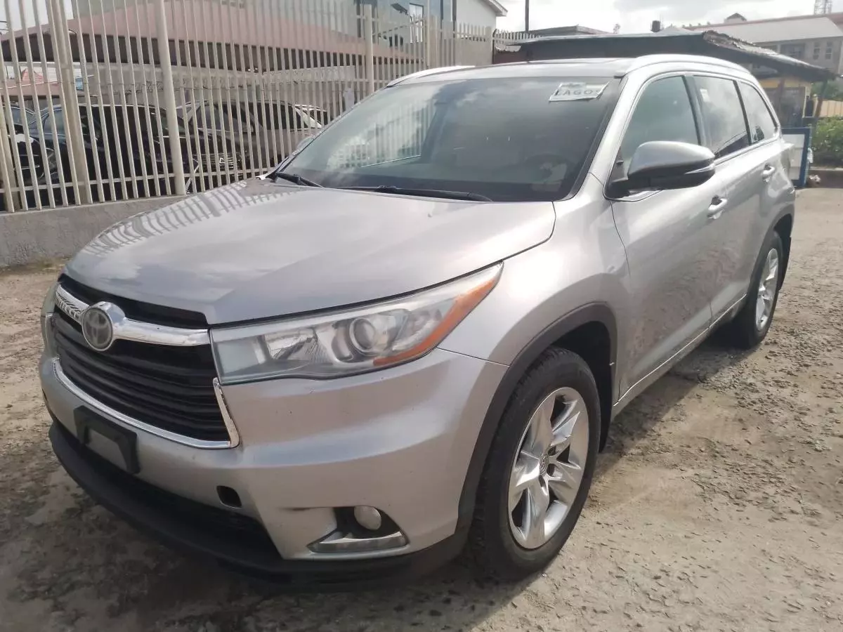 Toyota Highlander   - 2015