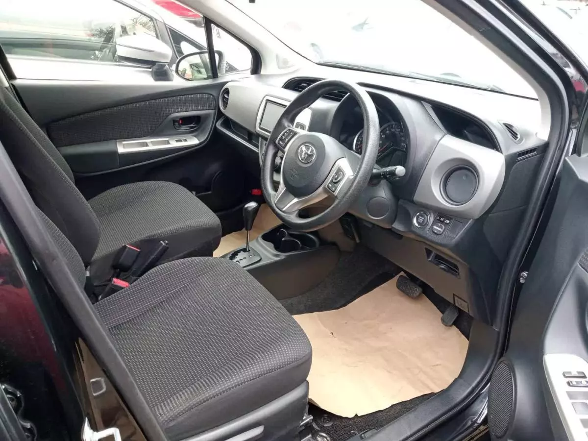 Toyota Vitz - 2015