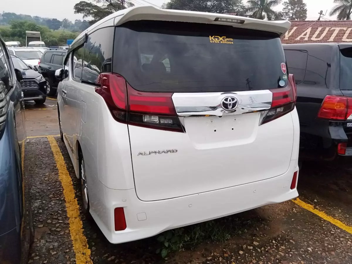 Toyota Alphard   - 2015