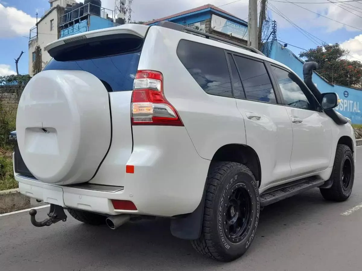Toyota Landcruiser Prado   - 2019