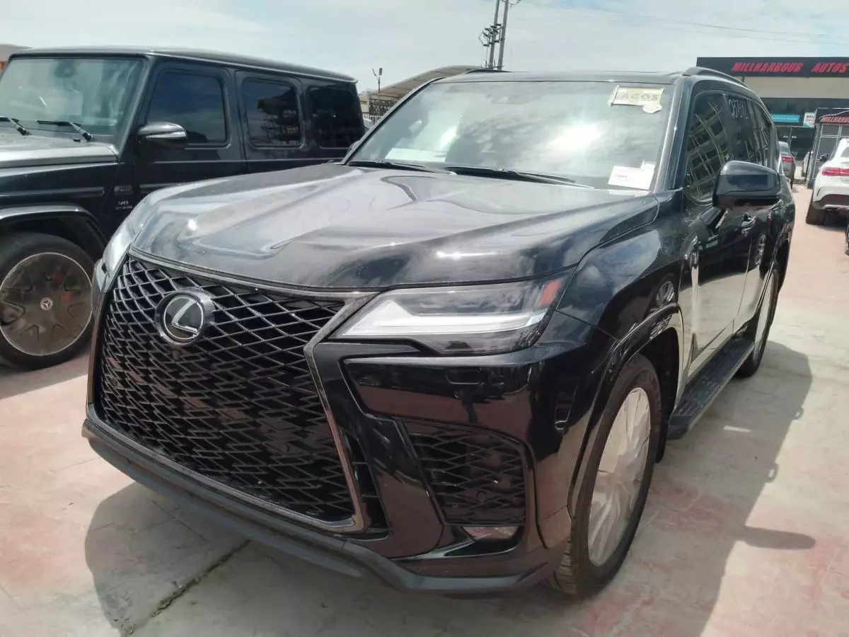 Lexus LX 600   - 2023