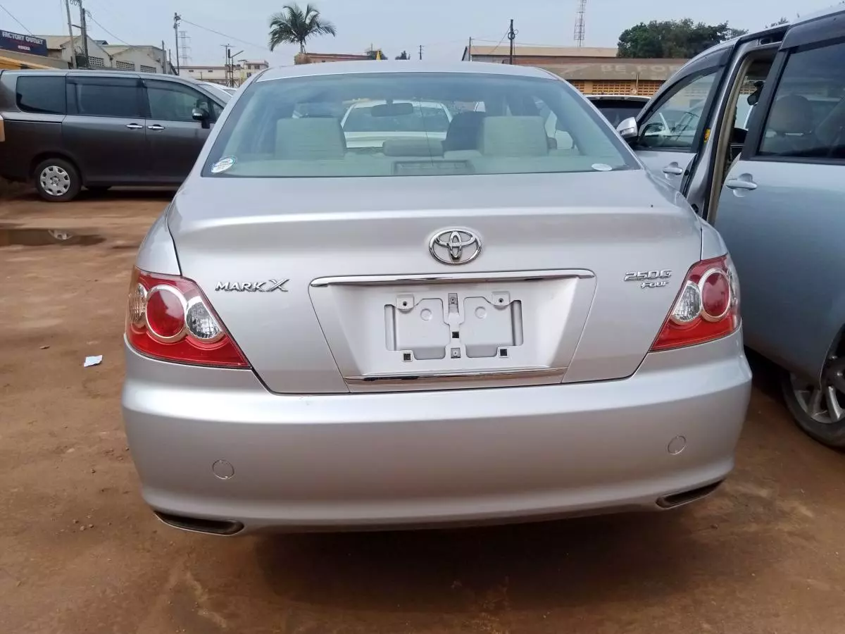 Toyota Mark X   - 2009