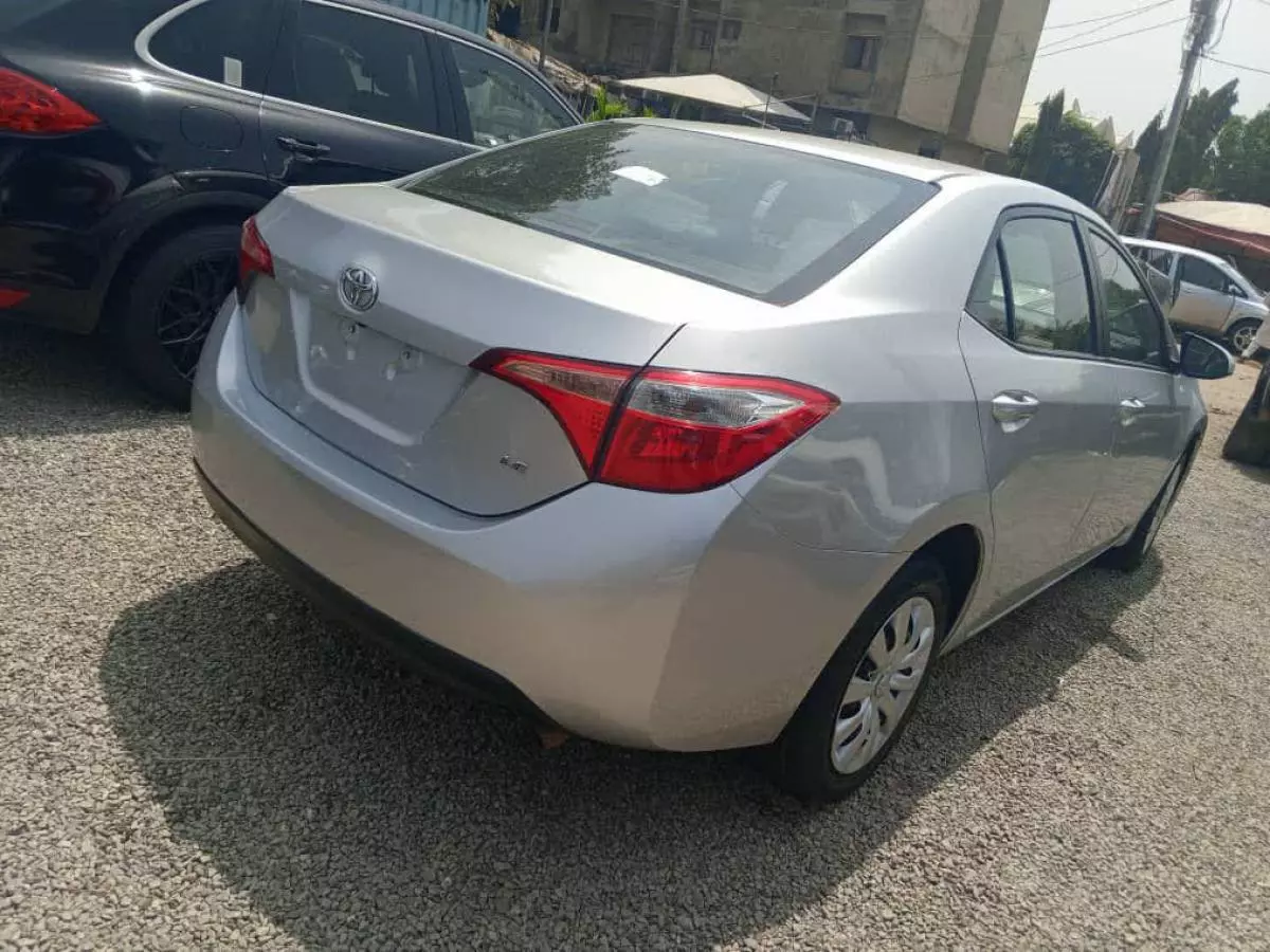 Toyota Corolla   - 2015