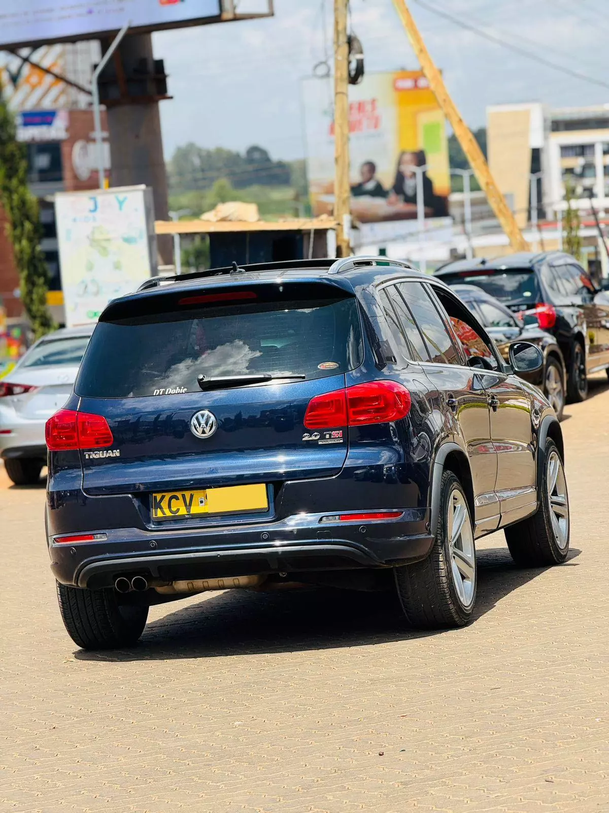 Volkswagen Tiguan   - 2014