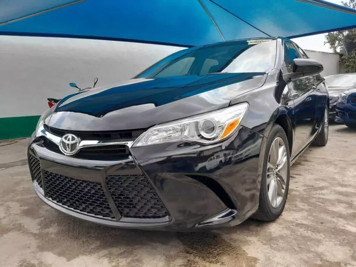 Toyota Camry   - 2016