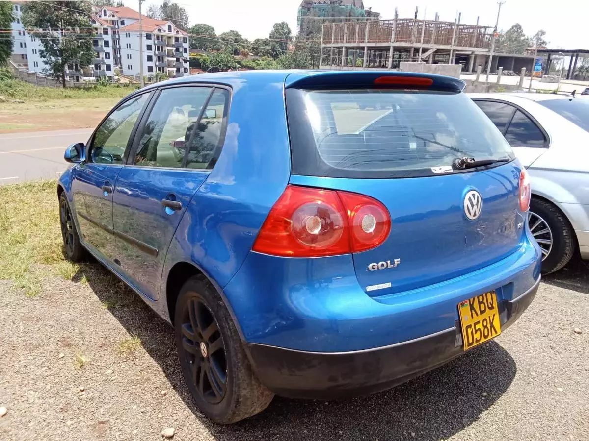 Volkswagen Golf   - 2004