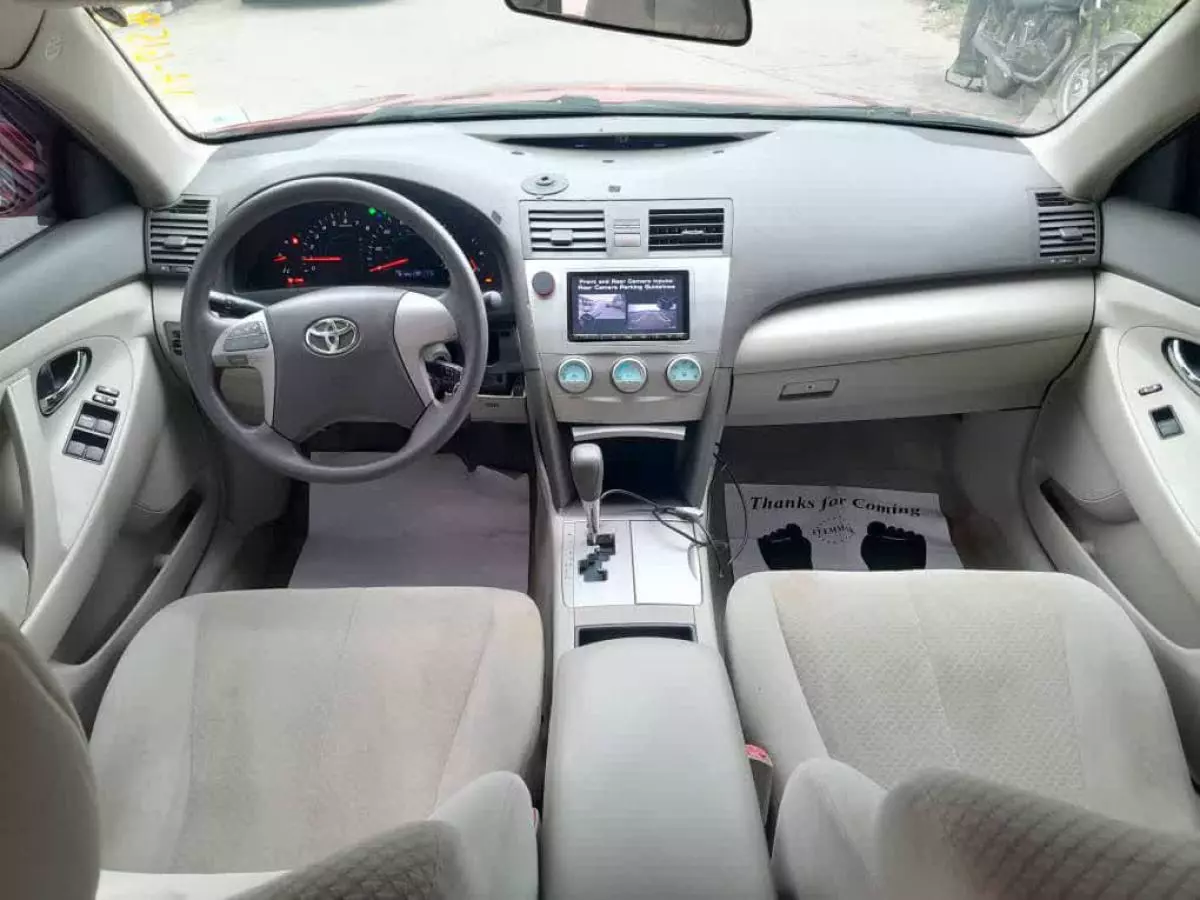 Toyota Camry   - 2009